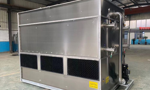 Small counter current closed cooling tower